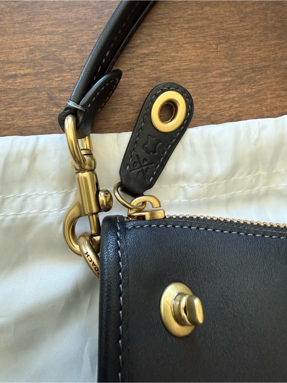 Coach Swinger 20 Black & Brass EUC - Style No. C2643 - Picture 5 of 12